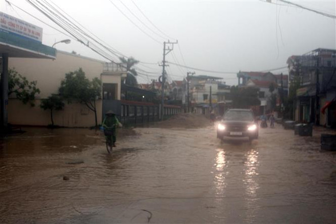 Các khu vực tiếp tục mưa dông, có nơi mưa to kèm thời tiết nguy hiểm ảnh 1