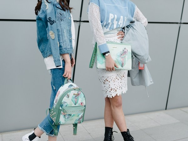 Tín đồ thời trang Hàn Quốc "đại náo" sàn diễn đường phố Seoul ảnh 33