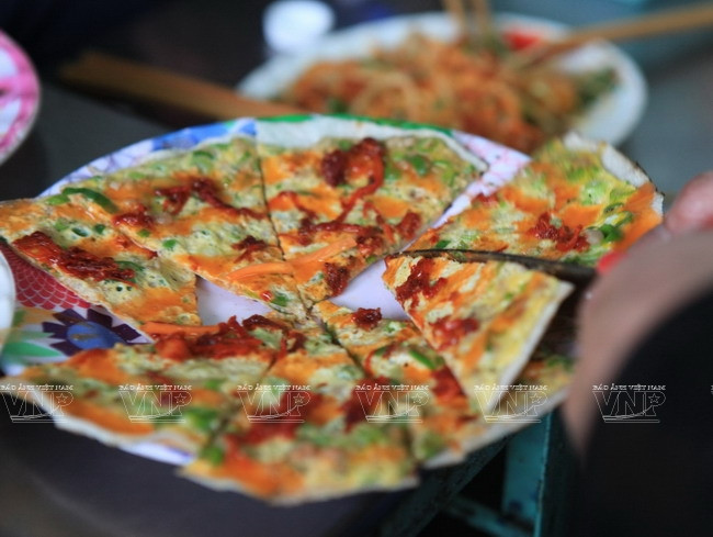 Thưởng thức món "Pizza Việt" ngon tuyệt của người dân Đà Lạt ảnh 4