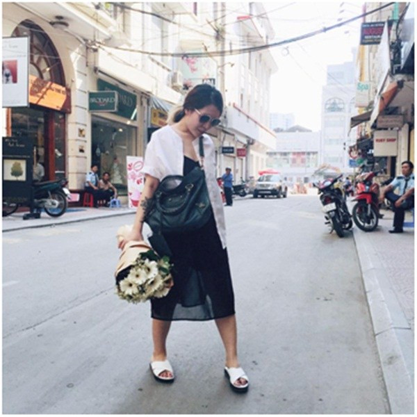 Xuống phố ngày nắng cùng các quý cô thời trang Sài Gòn ảnh 3