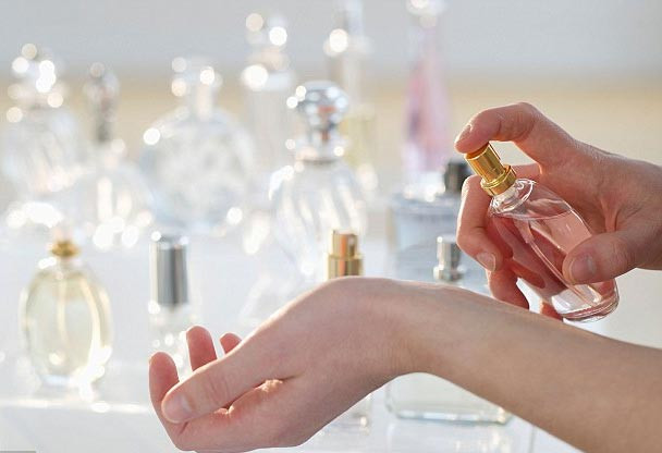 Anh sản xuất nước hoa đặc biệt, càng đổ mồ hôi càng thơm ảnh 1