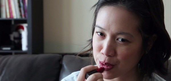 Khâm phục trước clip tự trang điểm của "đầu bếp mù" Christine Hà ảnh 6