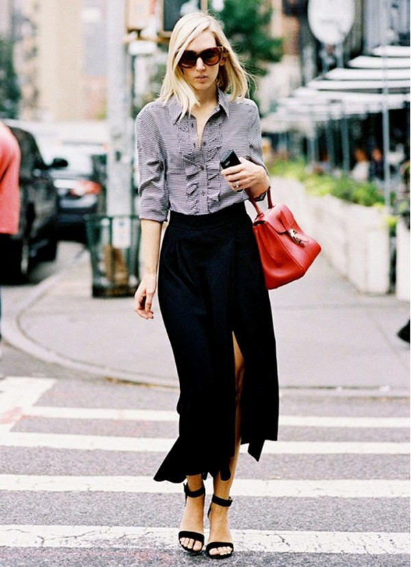 Váy xẻ tà khiến các tín đồ thời trang mê mẩn lúc chuyển mùa ảnh 1