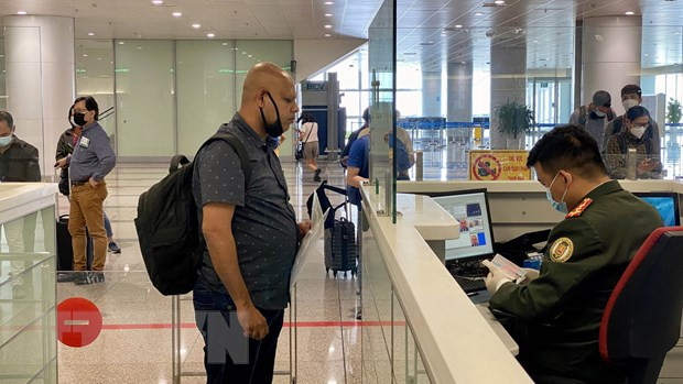 Tháo gỡ vướng mắc về khai báo y tế điện tử khi nhập cảnh ảnh 2