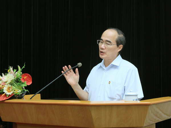 Chủ tịch Ủy ban Trung ương MTTQ Việt Nam Nguyễn Thiện Nhân phát biểu ý kiến tại hội nghị. (Ảnh: Nguyễn Dân/TTXVN) Mặt trận Tổ quốc Việt Nam tích cực chuẩn bị cho Đại hội VIII ảnh 1