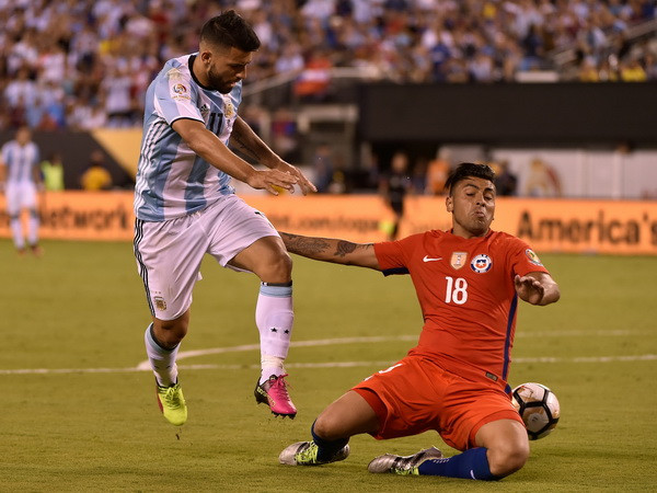 Tại sao không nên quan tâm tới danh hiệu Quả bóng vàng FIFA 2016? ảnh 1