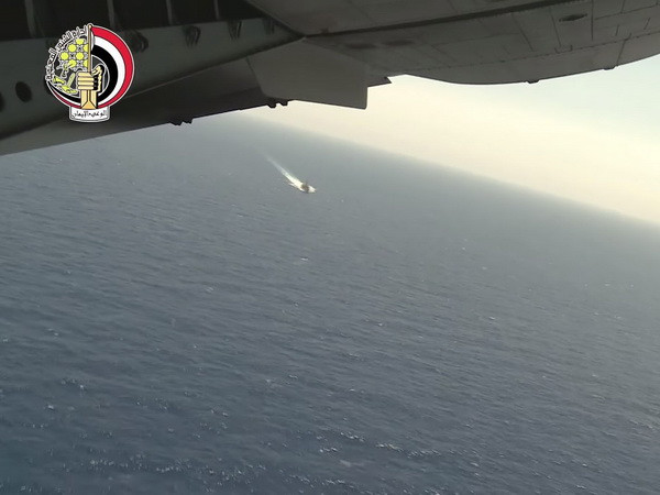 Rơi máy bay Ai Cập có thể do sơ suất khi kiểm tra an ninh sân bay ảnh 1