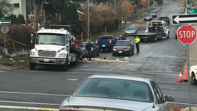Canada: Ôtô con đâm vào xe tải làm 4 người thương vong ảnh 1