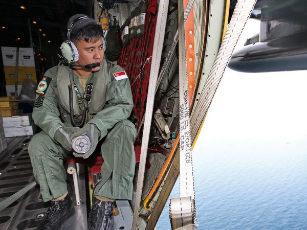 Máy bay QZ8501 gặp nạn có thể do đã tăng độ cao đột ngột ảnh 1