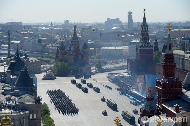 Dàn vũ khí hiện đại của Nga diễu qua Quảng trường Đỏ ảnh 15