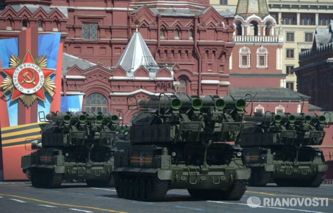 Dàn vũ khí hiện đại của Nga diễu qua Quảng trường Đỏ ảnh 9