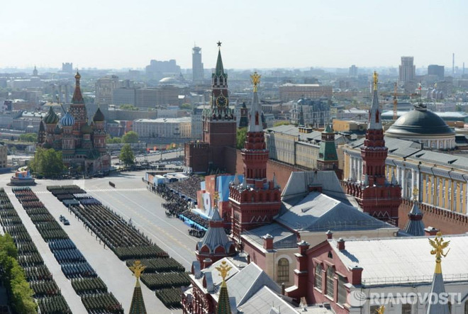 Dàn vũ khí hiện đại của Nga diễu qua Quảng trường Đỏ ảnh 1