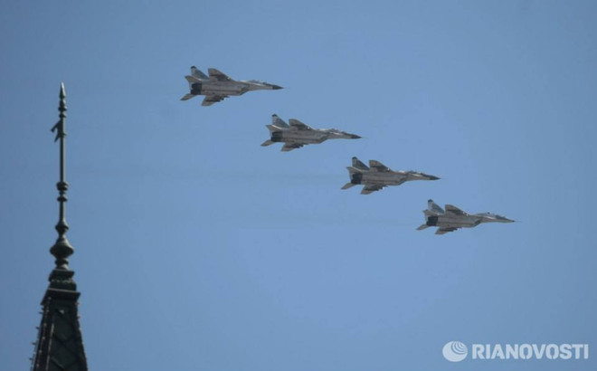 Dàn vũ khí hiện đại của Nga diễu qua Quảng trường Đỏ ảnh 16