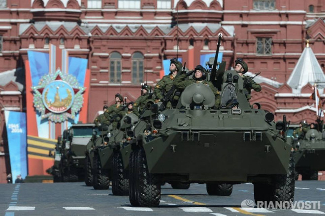 Dàn vũ khí hiện đại của Nga diễu qua Quảng trường Đỏ ảnh 7