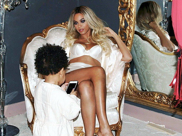 Beyonce, Shakira và Aguilera là những bà mẹ quyền lực nhất ảnh 1