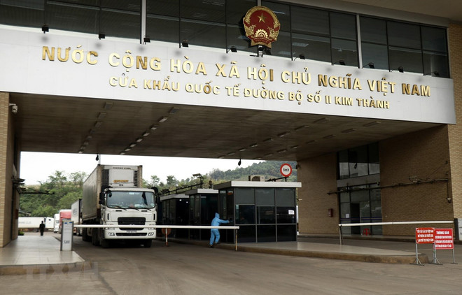 Đề nghị tiêm vaccine cho lái xe chở hàng qua cửa khẩu biên giới ảnh 1