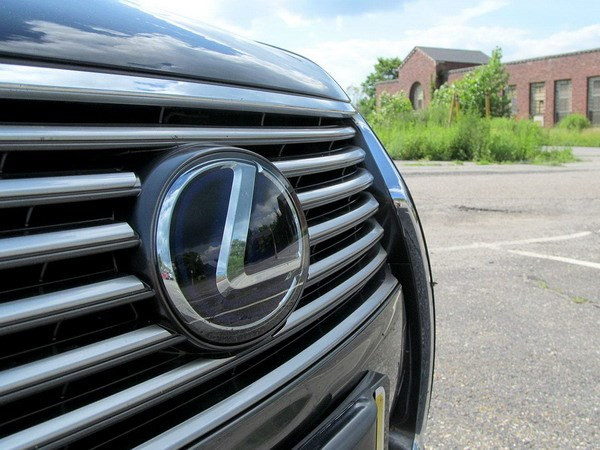 Đăng kiểm phát hiện được hàng chục xế hộp hạng sang đeo biển số giả ảnh 1