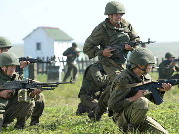 Hơn 1.000 lính Nga tập trận tại quần đảo tranh chấp với Nhật Bản ảnh 1