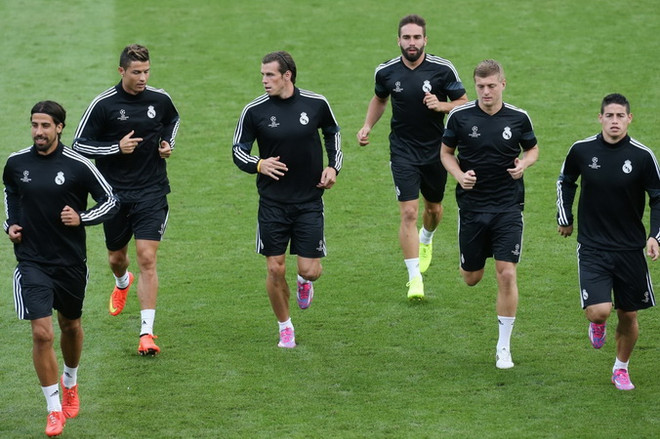 Real tung đội hình "siêu khủng" tranh siêu cúp với Sevilla ảnh 1