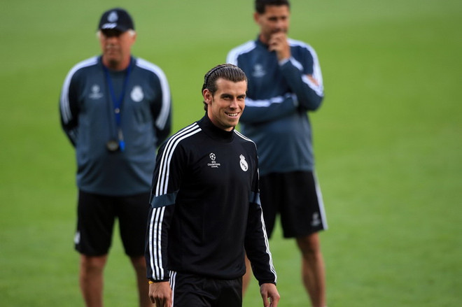 Real tung đội hình "siêu khủng" tranh siêu cúp với Sevilla ảnh 2