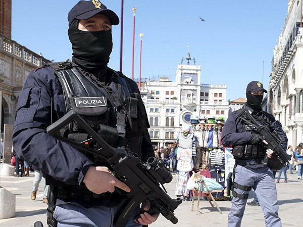 Italy bắt 2 tên khủng bố quốc tế âm mưu tấn công Rome​, London ảnh 1