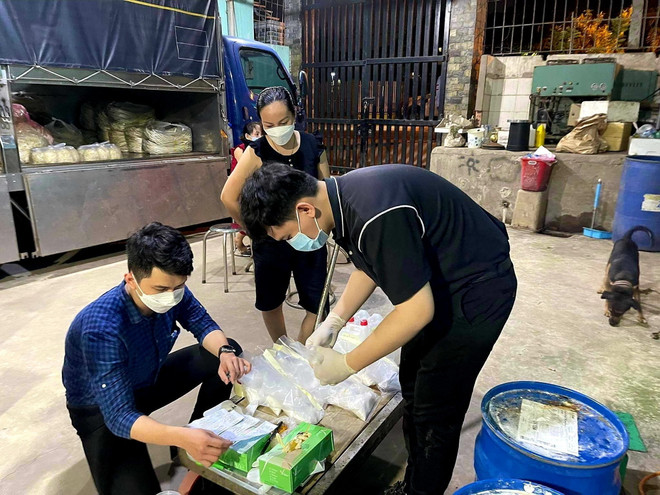 Thành phố Hồ Chí Minh: Thu giữ hơn 4 tấn ngó sen ngâm hóa chất ảnh 1