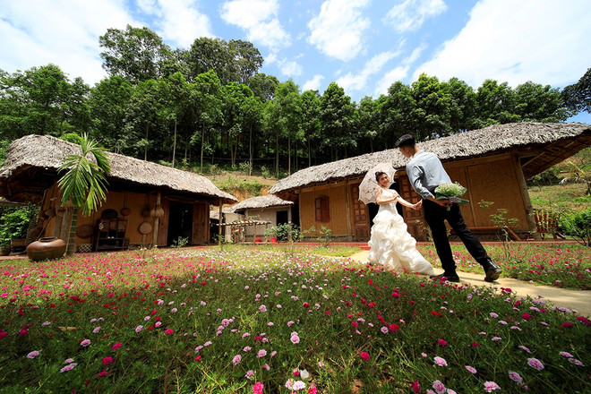 Trong khuôn viên nông trại Happy Lào Cai có nhiều điểm cho các bạn trẻ check in ấn tượng. (Ảnh: Nguyễn Quốc/Vietnam+) Độc đáo hình bản đồ Việt Nam được gắn kết từ 350.000 viên đá cuội ảnh 8