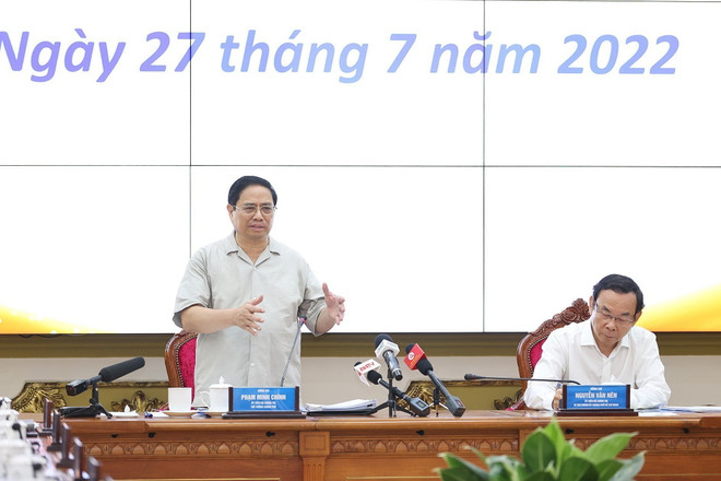 Thủ tướng Phạm Minh Chính phát biểu chỉ đạo. (Ảnh: Dương Giang/TTXVN) Thủ tướng làm việc với lãnh đạo chủ chốt Thành phố Hồ Chí Minh ảnh 1