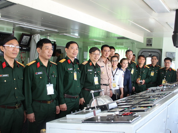 Lần đầu tiên giao lưu sỹ quan quân đội Việt Nam và Thái Lan ảnh 1