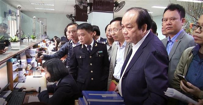 Tháo gỡ tình trạng tồn đọng container nhập khẩu phế liệu tại các cảng ảnh 1