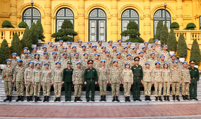 Các sỹ quan mũ nồi xanh phát động thi đua lập công dâng Bác ảnh 5