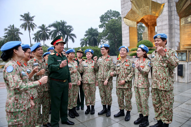 Các sỹ quan mũ nồi xanh phát động thi đua lập công dâng Bác ảnh 1