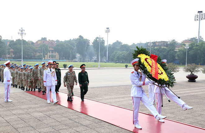 Các sỹ quan mũ nồi xanh phát động thi đua lập công dâng Bác ảnh 4