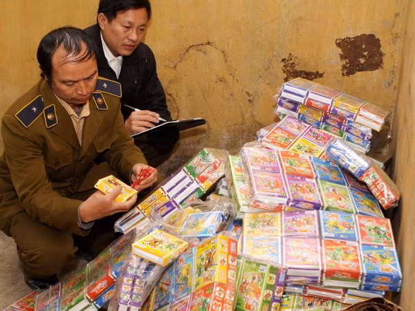 TP.HCM kiên quyết ngăn chặn hàng hóa Trung Quốc nhập lậu ảnh 1