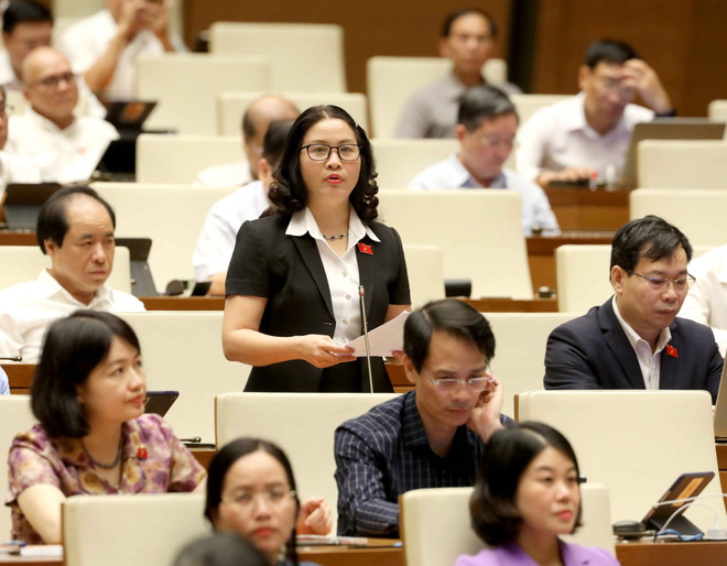 Đại biểu Quốc hội thành phố Hà Nội Nguyễn Thị Lan phát biểu. (Ảnh: Phương Hoa/TTXVN) Quốc hội khóa XV: Để sức khỏe nền kinh tế tiếp tục hồi phục, bứt phá ảnh 3