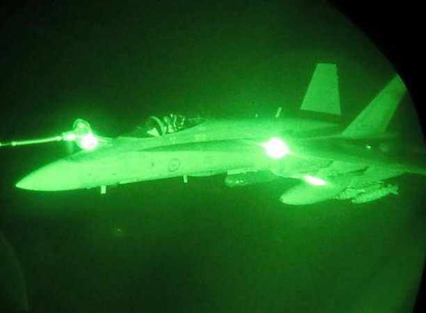 Australia lần đầu tiên tiến hành không kích IS trên đất Syria ảnh 1