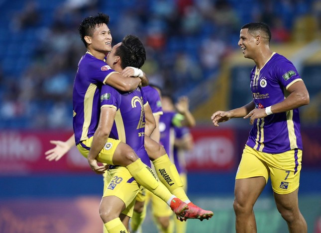 V-League: Hà Nội kéo dài mạch thắng, Nam Định và Sài Gòn vẫn chìm sâu ảnh 1