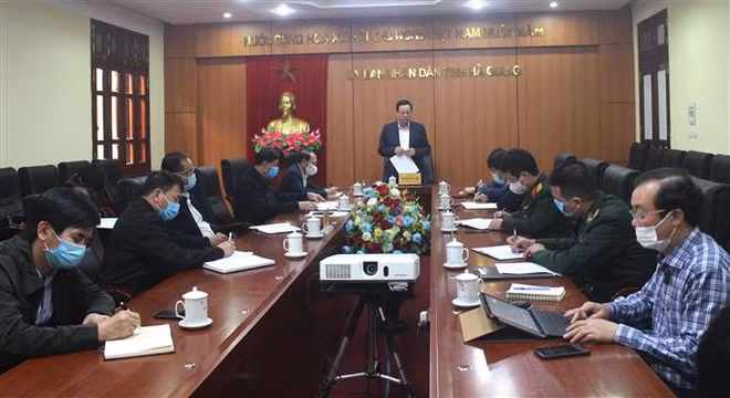 Hà Giang họp khẩn ứng phó với ca bệnh mới ghi nhận trên địa bàn ảnh 1