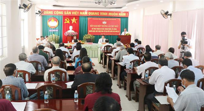 Quang cảnh Hội nghị hiệp thương lần thứ nhất. (Ảnh: Tiên Minh/TTXVN) Khánh Hòa: Giới thiệu 13 người ứng cử đại biểu Quốc hội khóa XV ảnh 1