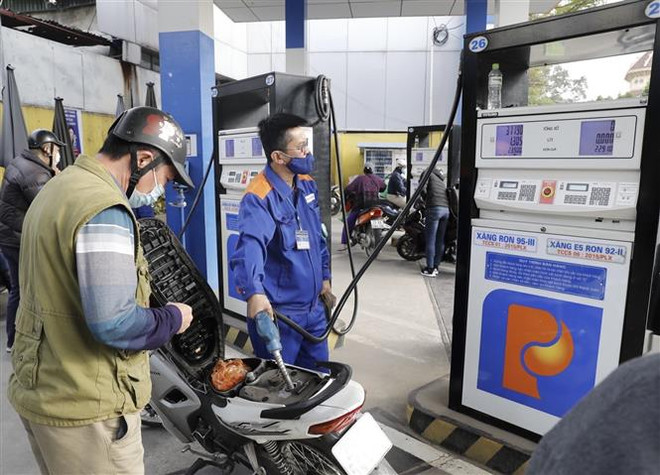 Không để thiếu xăng dầu, điều hành một cách khoa học, chặt chẽ ảnh 1