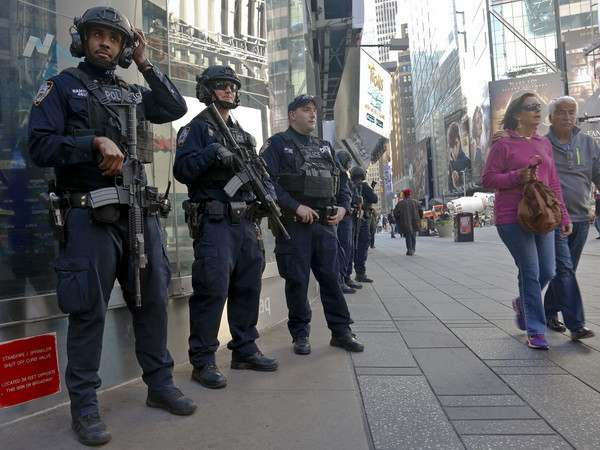 Mỹ báo động tình trạng bài xích các nhóm người thiểu số ảnh 1