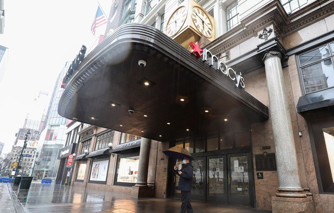 Cửa hàng tại New York, Mỹ, đóng cửa ngày 23/3/2020, trong bối cảnh dịch COVID-19 lan rộng. (Ảnh: THX/TTXVN) Những xu hướng đáng chú ý nổi lên từ dịch COVID-19 ảnh 1