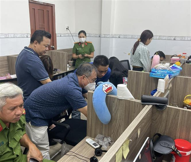 Bắt ổ nhóm đòi nợ thuê trên các ứng dụng do người nước ngoài điều hành ảnh 1