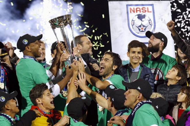 "Chúa nhẫn" Raul Gonzalez giã từ sự nghiệp trong vinh quang ảnh 1