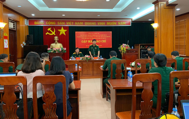 Giao lưu nghệ thuật kỷ niệm 60 năm ngày mở đường Hồ Chí Minh ảnh 1