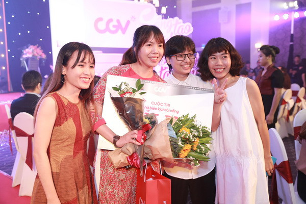 Học trò của đạo diễn “triệu đô” giành giải nhất cuộc thi biên kịch ảnh 3