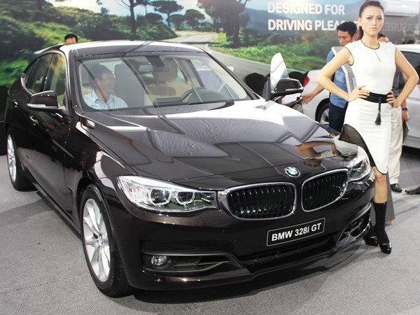 BMW "khoe" hàng loạt xe hạng sang tới người tiêu dùng Việt ảnh 6