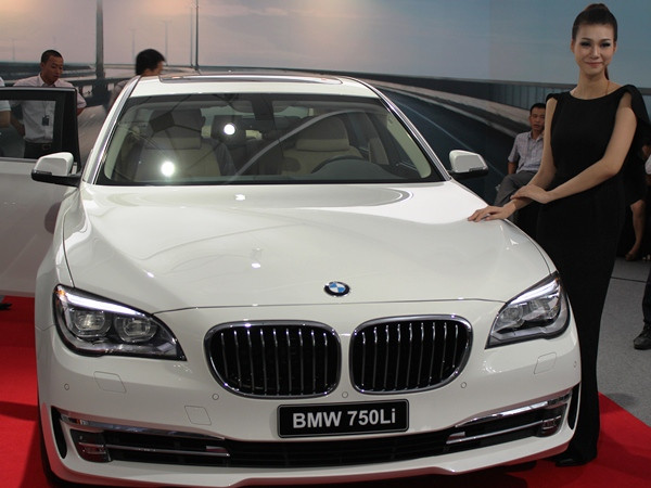 BMW "khoe" hàng loạt xe hạng sang tới người tiêu dùng Việt ảnh 7