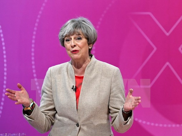 Thủ tướng Anh Theresa May. (Nguồn: AFP/TTXVN) Bầu cử Anh: Đảng Bảo thủ vẫn dẫn trước trong cuộc thăm dò cuối ảnh 1