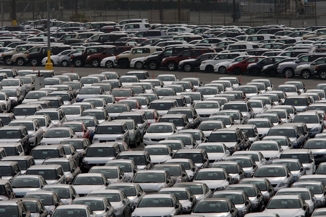 Xe ôtô của Hãng Toyota Nhật Bản tại trung tâm phân phối xe của hãng ở cảng Long Beach, Mỹ. (Ảnh: Getty Images/TTXVN) o to nhat.jpg